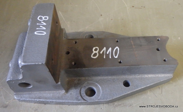 Náhradní díl na svěrák na strojní pilu PKM-60 (08110 (1).JPG)